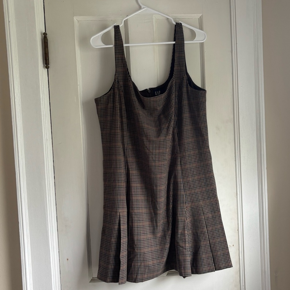 NWT square neck pleated dress